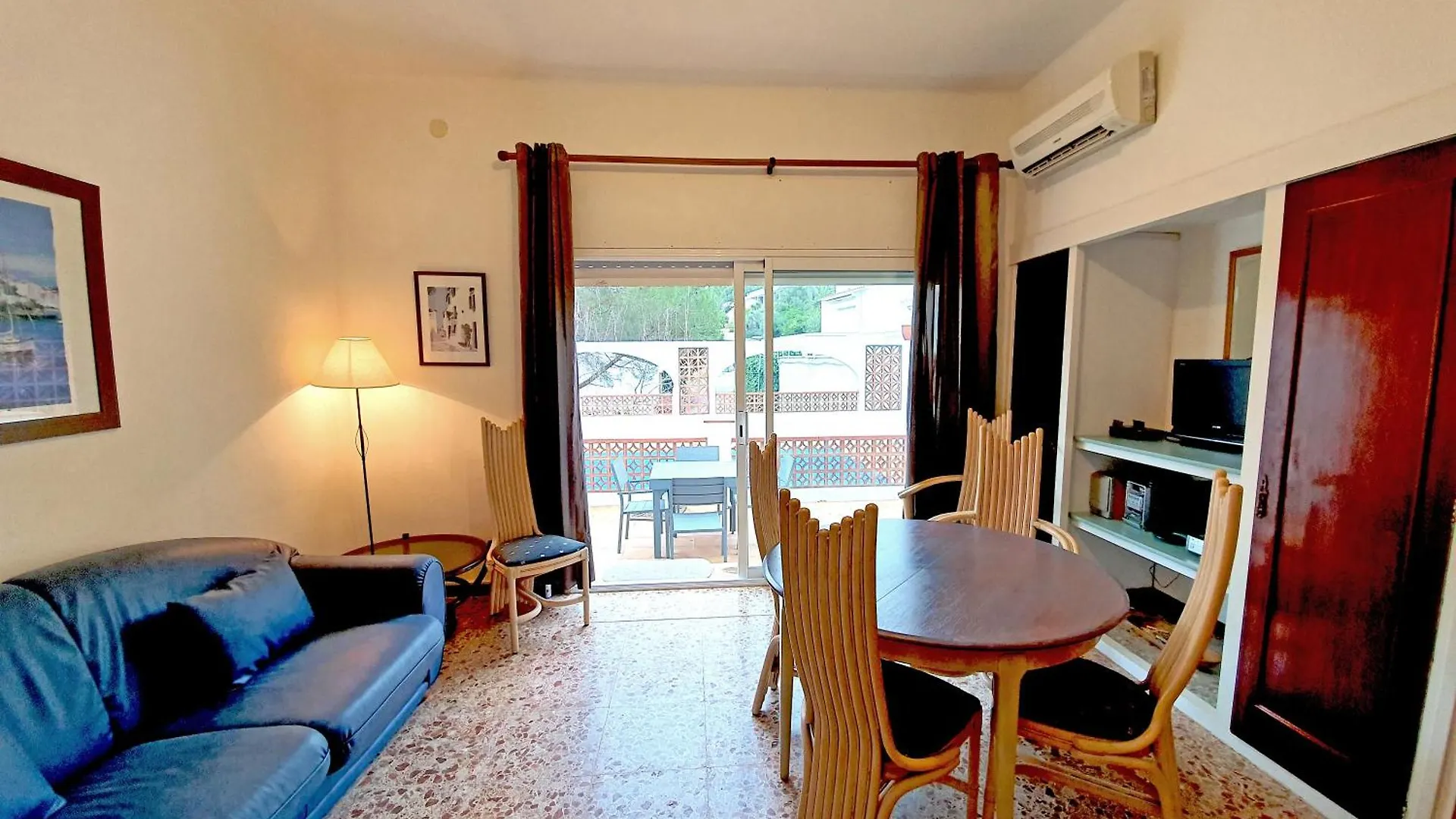 Neko 2 Apartment Roses 0*,
