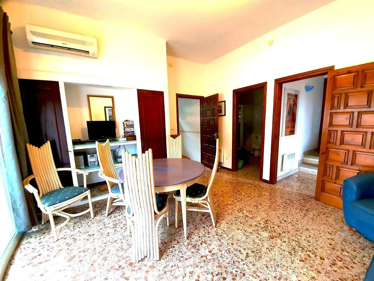 Neko 2 Apartment Roses Spain